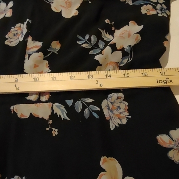 Torrid Chiffon Like Floral V neckline with a Tie, Dress - Picture 6 of 9